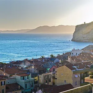 Hotel Deutsche Familien, Finale Ligure